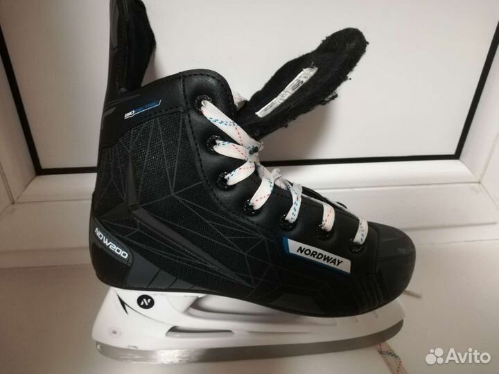 Коньки хоккейные