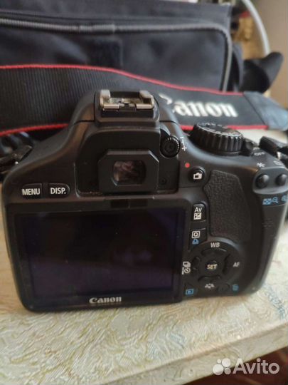 Зеркальная фотокамера Canon EOS 550D