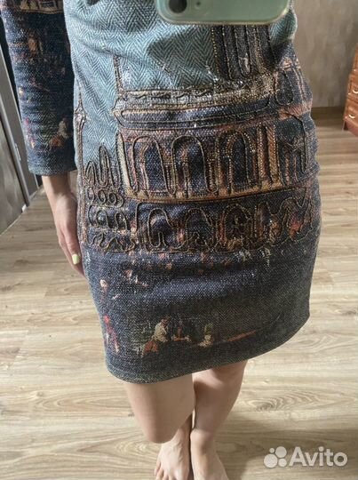 Продаётся женское платье