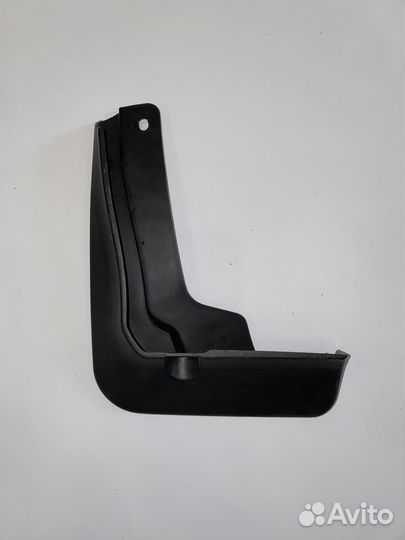 Брызговик задний левый Toyota Camry 70