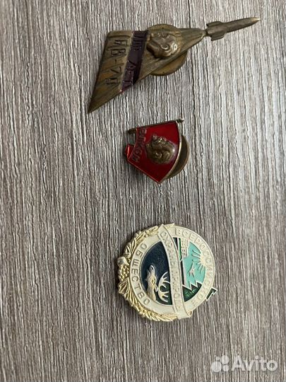 Монеты и значки