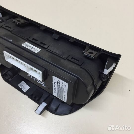 Блок управления климатической установкой Kia Rio 3