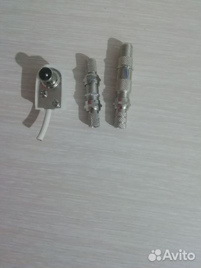 Антенна комнатная-соединитель кабеля