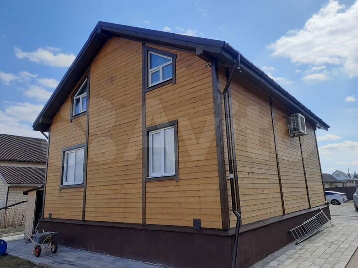 Дом 198 м² на участке 12,5 сот.