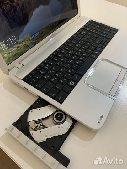 Ноутбук Toshiba satellite l850-b1w