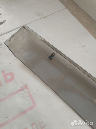 Ветровик Nissan Presage