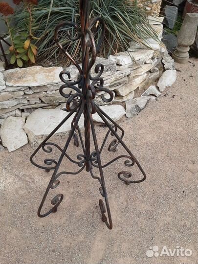 Кованная вешалка напольная