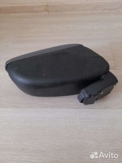 Подлокотник Логан