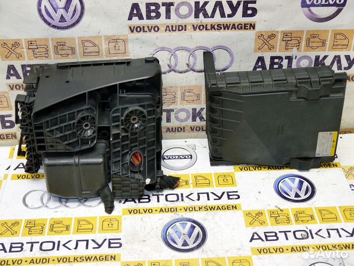 Блок предохранителей Фольксваген Пассат Б7 B7