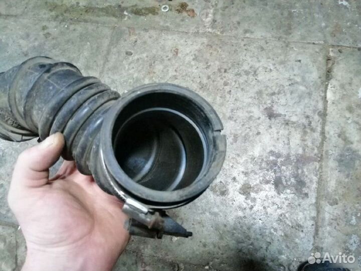 Патрубок воздушного фильтра Toyota Corolla E120