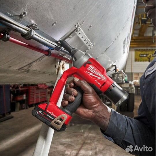 Аккумуляторный заклепочник Milwaukee M18onefprt-0