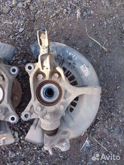 Кулак поворотный Toyota Camry перед право