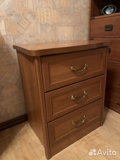 Тумба прикроватная