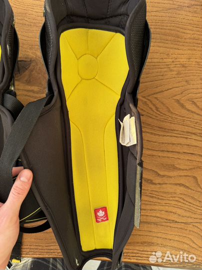 Щитки хоккейные взрослые 16 CCM 9550