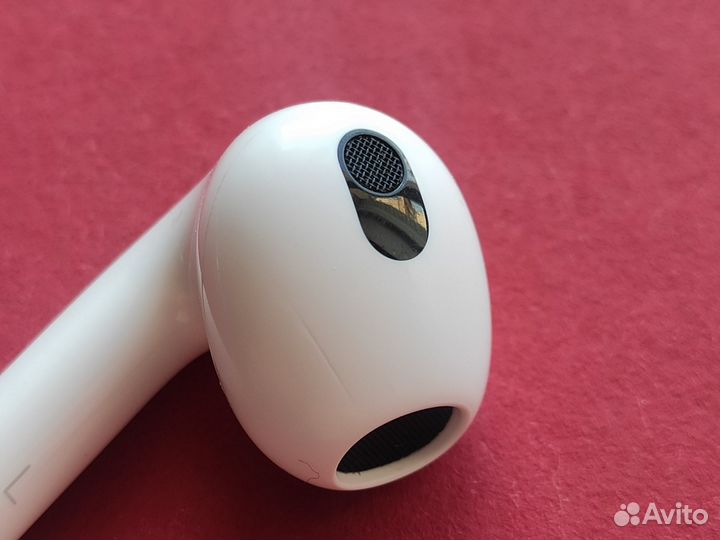 Левый наушник AirPods 3