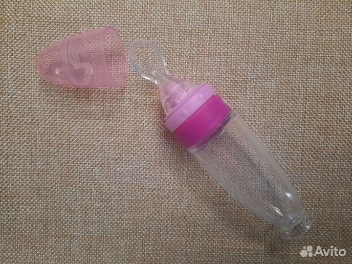 Силиконовая бутылка с ложкой для первого прикорма