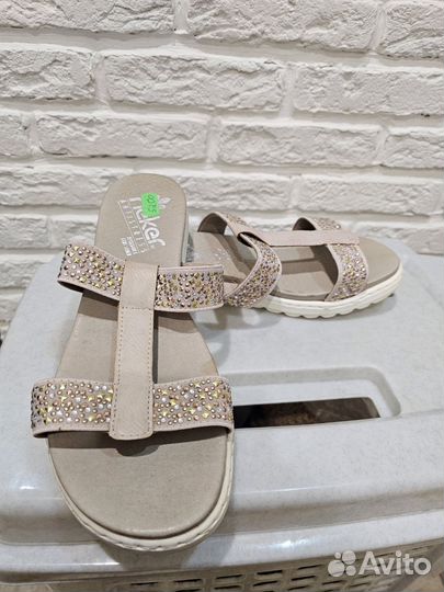 Шлепки женские новые