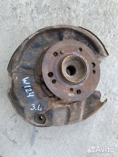 Кулак задний левый Mercedes W124