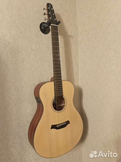 Акустическая гитара
