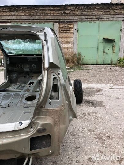 Крыло заднее четверть прав renault sandero 1 1.6 м