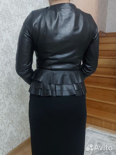 Кожаная куртка с баской