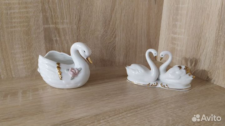Статуэтки лебеди