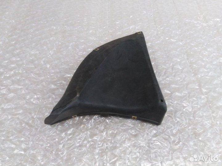 Пыльник бампера передний правый Skoda Felicia 1998