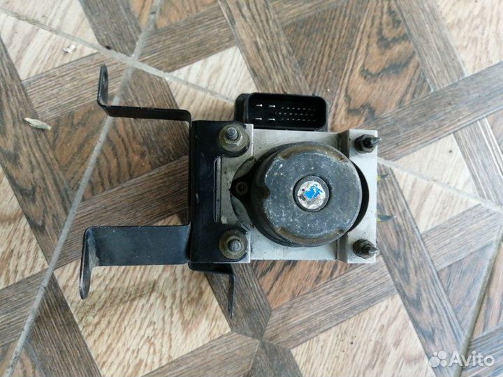 Блок abs Honda Fit GD1 L13A