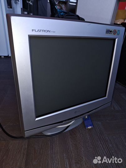 Монитор LG flatron f700p