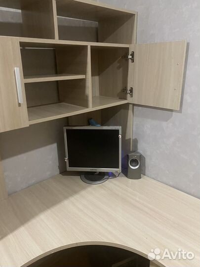 Компьютерный стол