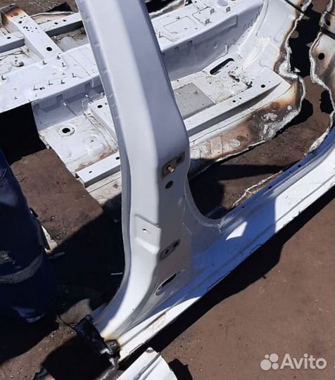 Стойка центральная правая Renault Fluence