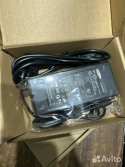 Блок питания Samsung 19V 4.74A 5.0x3.0 90W + шнур