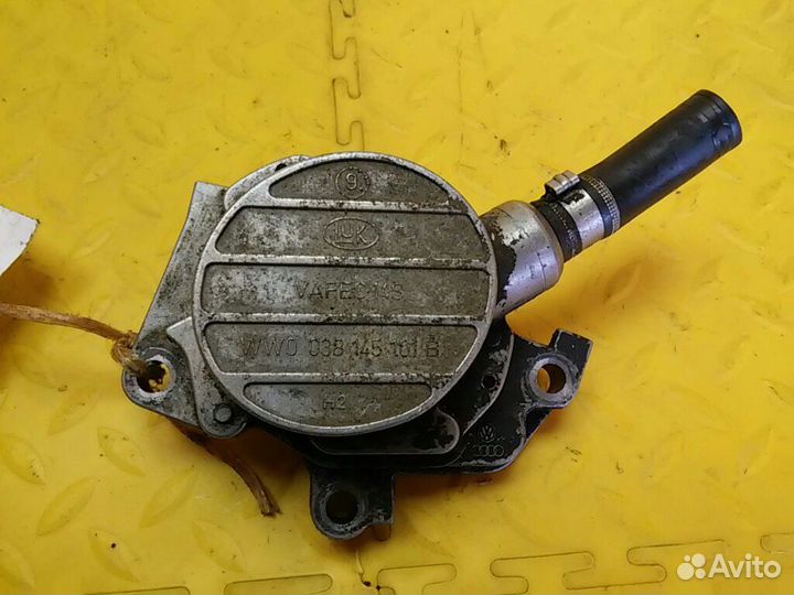 Насос вакуумный Octavia Tour (A4 1U) 038145101B