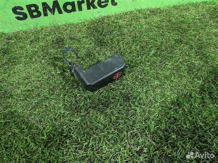 Крышка клеммы аккумулятора Toyota Harrier MCU35