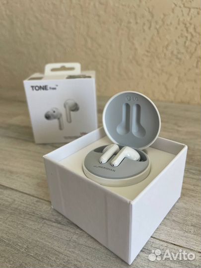 Наушники LG Tone Free FN6