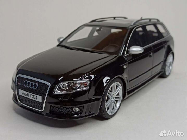 Audi RS4 Avant B7 Black 1:18 Otto Mobile