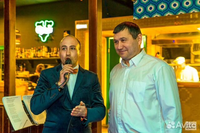 Певец. Живой вокал