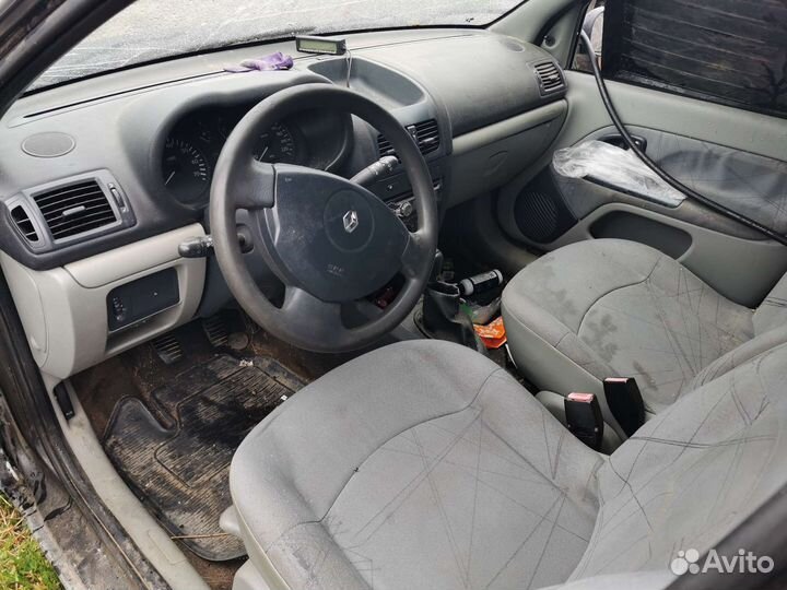 В разборе Renault Clio хэтчбек 2003 год