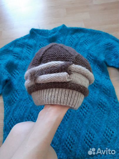 Шапка, свитер в подарок