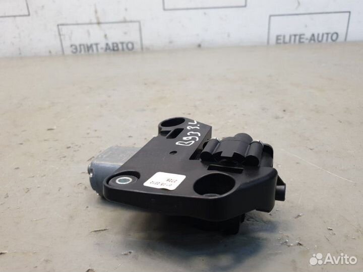 Моторчик шторки левый Bmw 7 F01 4.4 N63 2013