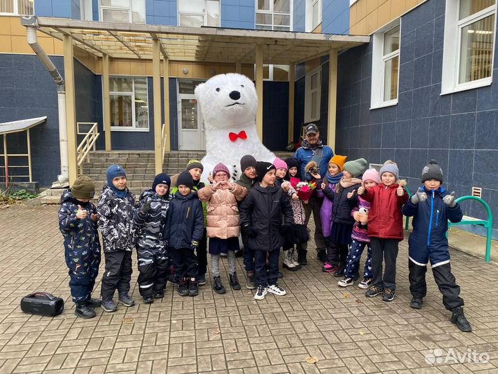 Белый большой мишка медведь аниматор поздравления