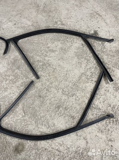 Уплотнитель стекла двери передний левый bmw f30