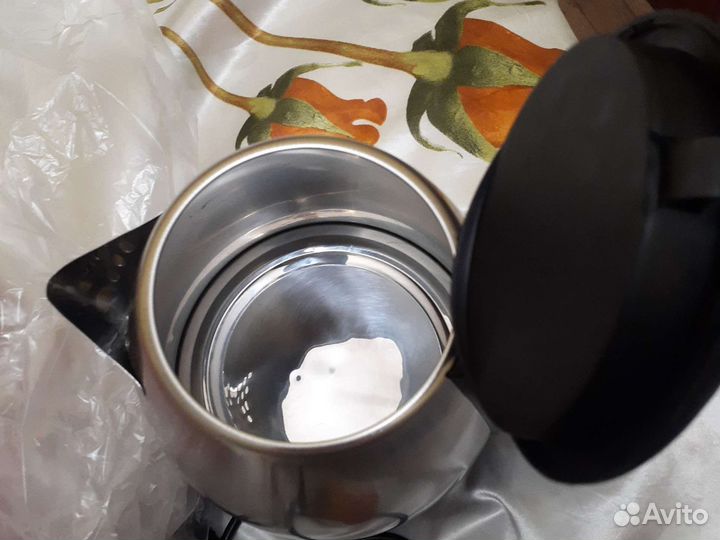 Чайник электрический, новый 1500 Вт, 1,8л