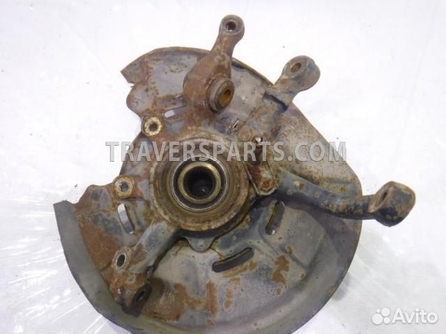 Кулак задний правый