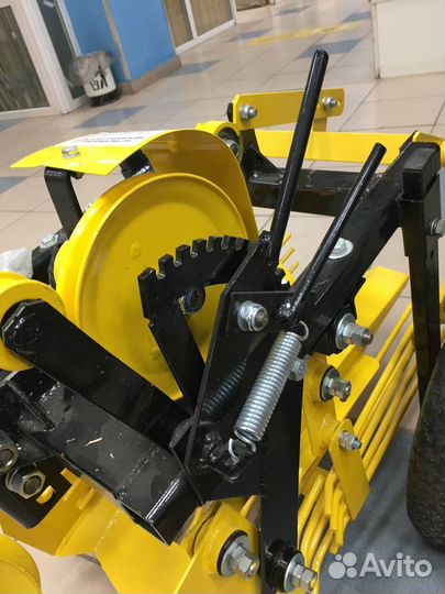 Картофелекопалка вибрационная Целина квм-02