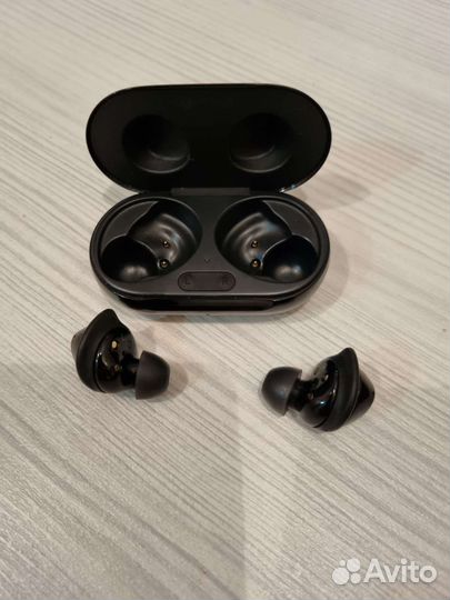 Беспроводные наушники samsung galaxy buds plus