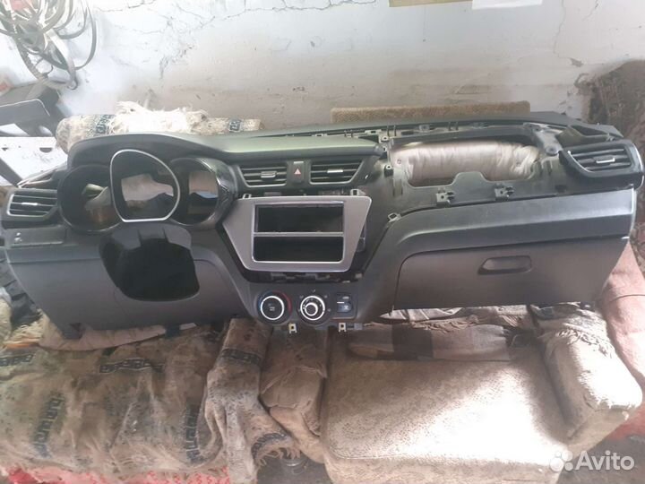 Накладка на торпеда панель kia rio 3