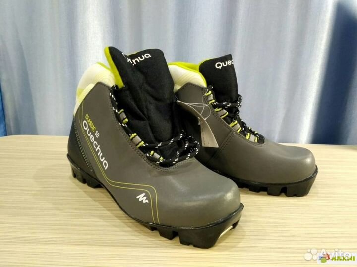 Ботинки для беговых лыж 35 р