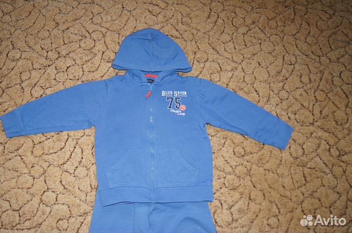 Спортивный костюм