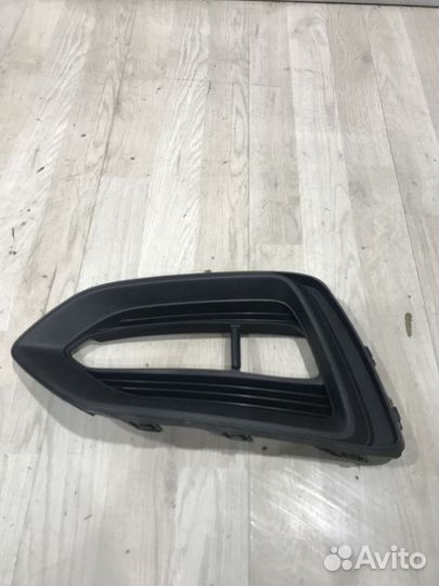 Оправа накладка птф туманки Hyundai solaris 2 Лев